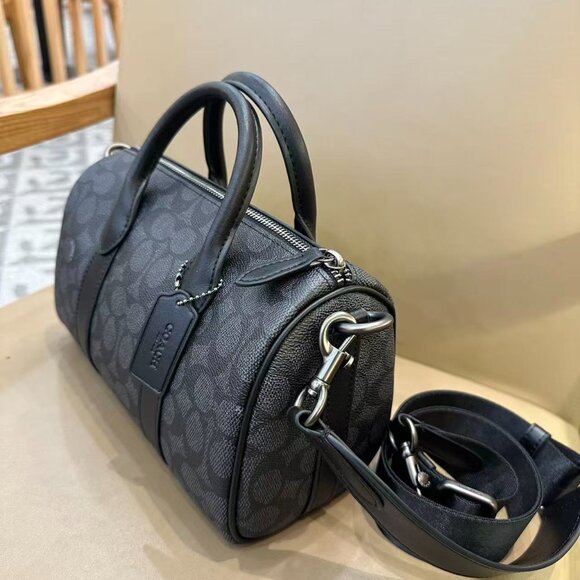 Coach men's Boston monogram pillowcase, size 25cm x 15cm x 11cm - Picture 4 of 8